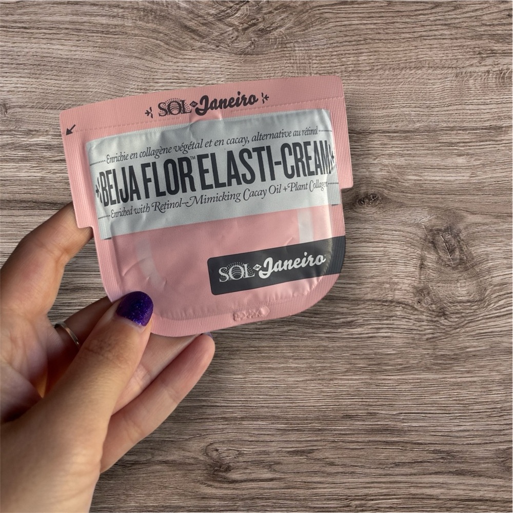 Sol de Janeiro Beija Flor sample